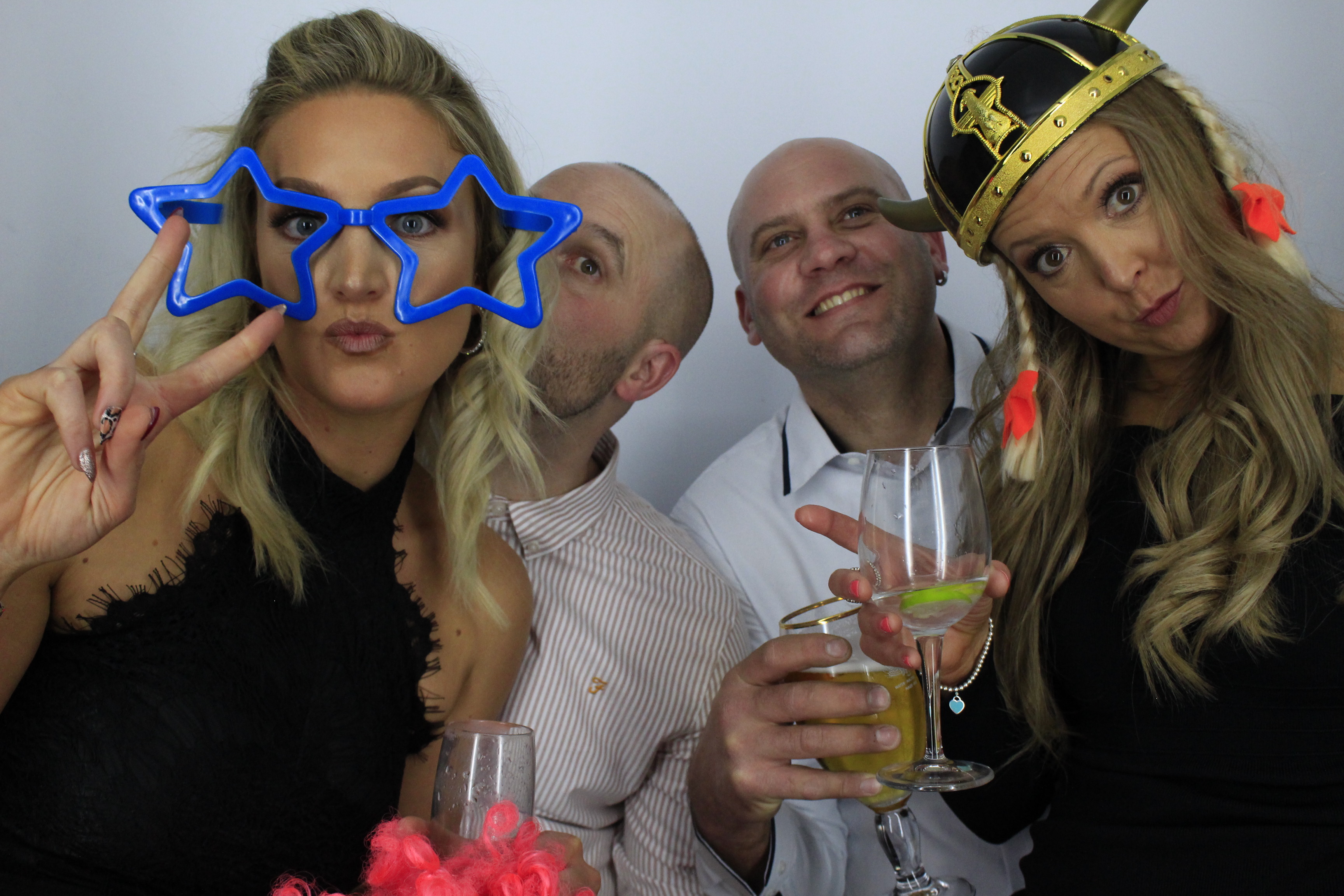 Darren and sarah’s 40th birthday celebration | View more photos from the event at gallery.myphotoboothexperience.co.uk/u/MyPhotoBoothExperienceLtd/Darren-and-sarah’s-40th-birthday-celebration